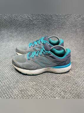 New Balance 560 v7 Grey Running Shoes Size 9 Women’s